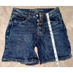 MAURICES M JEANS MID-RISE BUTTON FLY DARK WASH DENIM SHORTS WOMENS SIZE 2